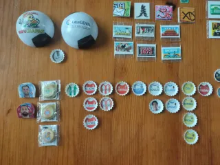 Lote Grefusa: Chapas, Cromos y Más