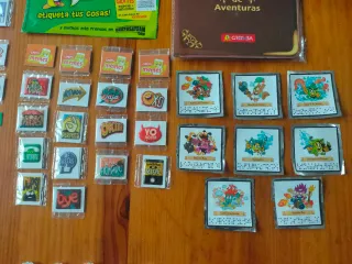 Lote Grefusa: Chapas, Cromos y Más