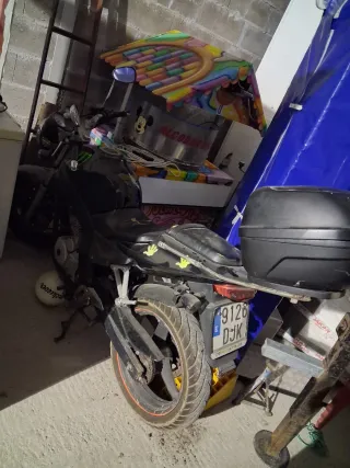 Moto Daelim Naked Negra