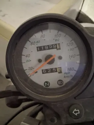 Moto Daelim Naked Negra