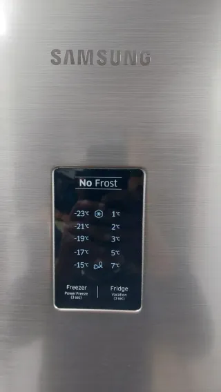 NEVERA COMBI SAMSUNG NO FROST ENERGÍA A+ 200 x 60