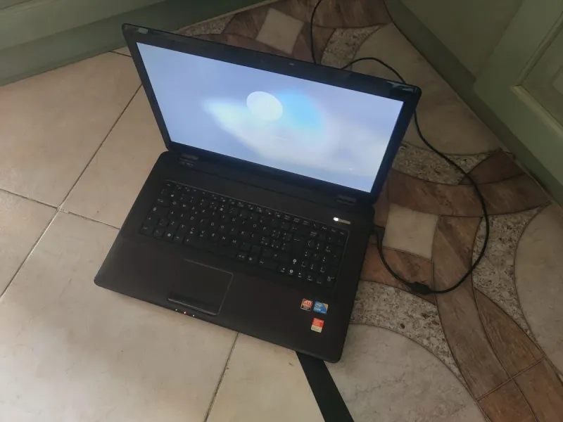 PC Asus x72j i5 ram 16gb ssd 256gb 17" afbeelding 2