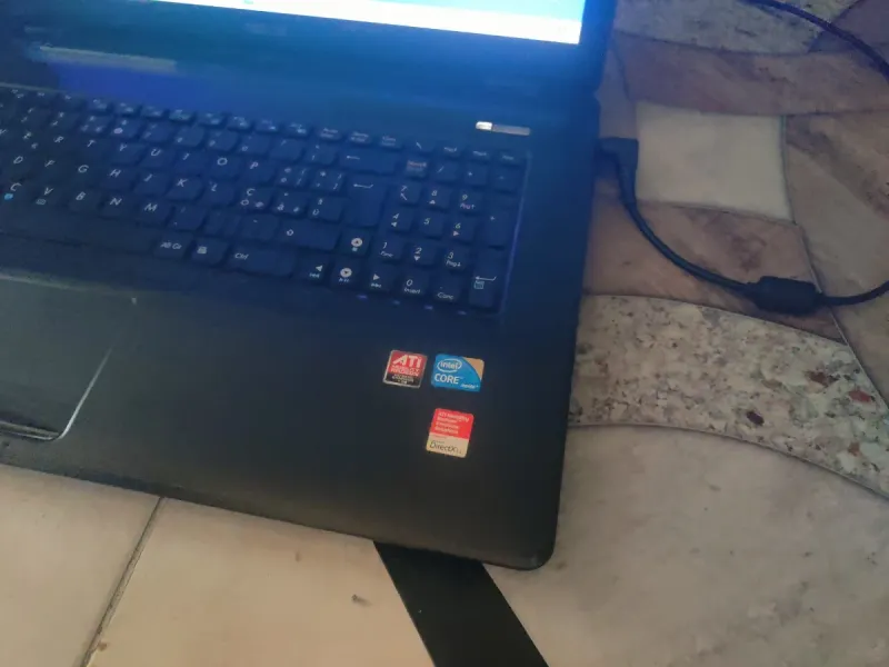 PC Asus x72j i5 ram 16gb ssd 256gb 17" afbeelding 3