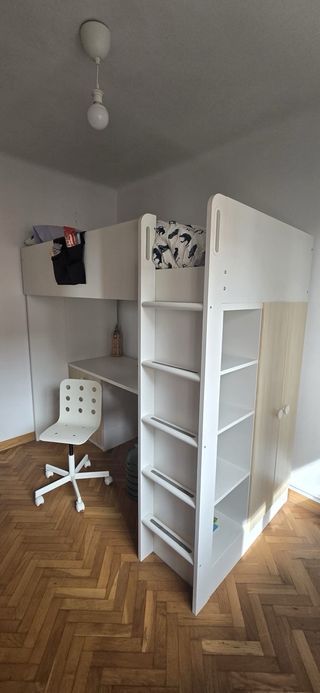 Cama infantil con escritorio