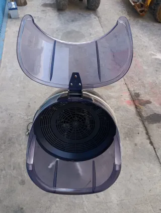 Secador de Pie Profesional Negro.