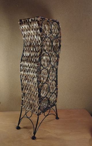 Garrafeira 12 Garrafas em Metal e Vime