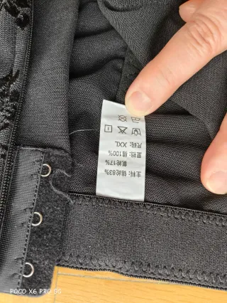 Faja negra con encaje