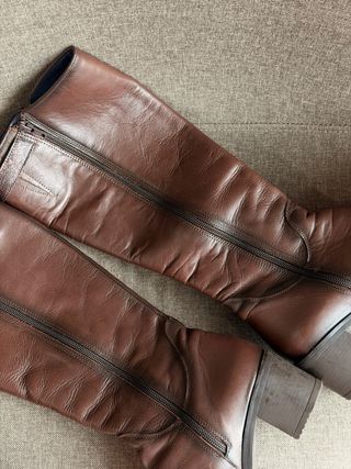 Botas castanhas cano alto Tolino