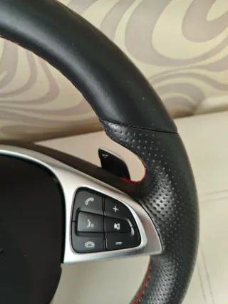 Volante Mercedes Costuras Rojas