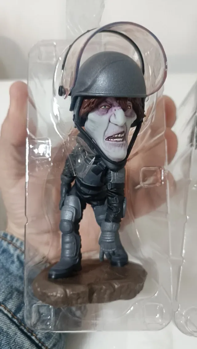 Figura The Walking Dead Riot Walker