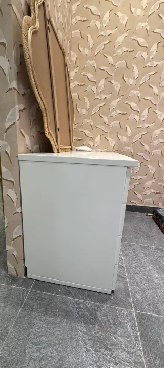 Tocador/Escritorio Blanco y Dorado