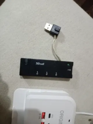 Multipresa USB 3 porte + lettore schede