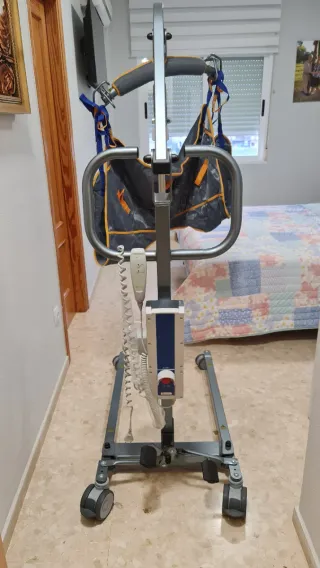 Grua Sunlift 130 como nueva + 2 arnés