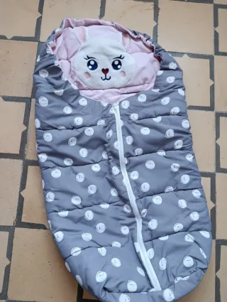 Saco de cochecito con diseño de conejo