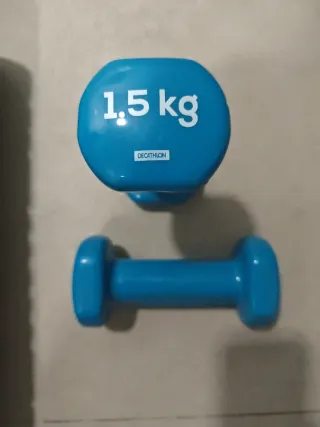 Manubri da 1,5 kg, rullo massaggio e corda per saltare