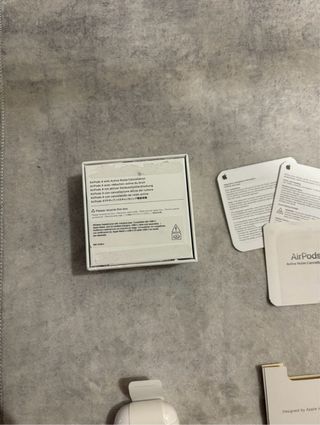 Airpods 4 ANC con cancellazione del rumore