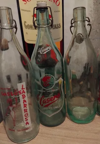 Lotto di 6 bottiglie di gassosa antiche da 1L