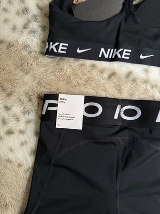 Conjunto Deportivo Nike Negro Mujer XS