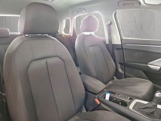 Audi Q3 business (2020)
