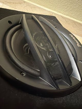 Caja de altavoz Pioneer negra