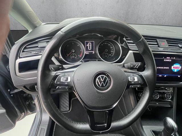 Volkswagen Touran Advance (2020)