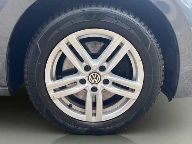 Volkswagen Touran Advance (2020)