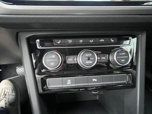 Volkswagen Touran Advance (2020)