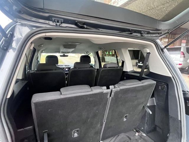 Volkswagen Touran Advance (2020)