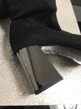 Botines elásticos negros brillantes talla 37