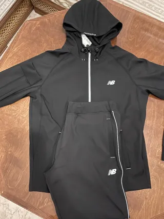 Conjunto deportivo New Balance negro