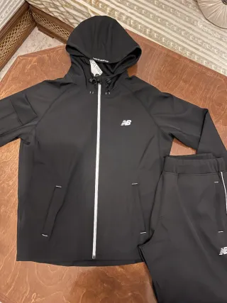 Conjunto deportivo New Balance negro