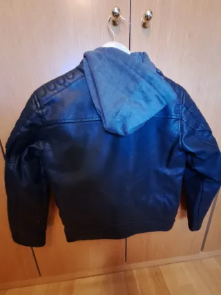 Chaqueta niño imitación cuero negra