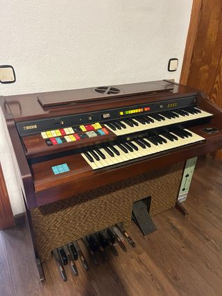 Órgano Hammond XL 124