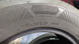 Neumático 215/60/16