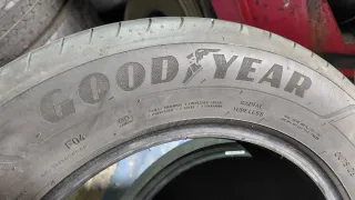 Neumático 215/60/16