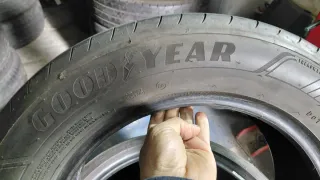 Neumático 215/60/16