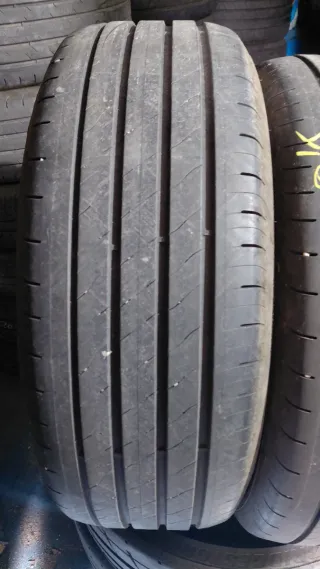 Neumático 215/60/16