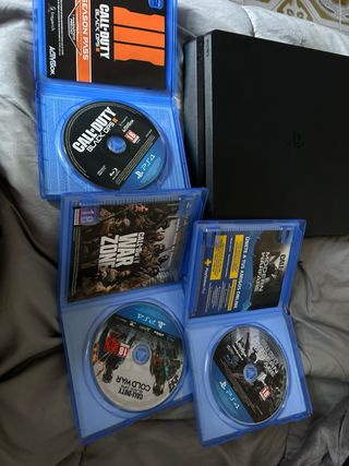 PS4 (PlayStation 4) Negra + 3 Juegos Call of Duty