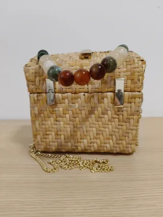 Bolso de mimbre Zara con asa de cuentas.SOLO ENVIO