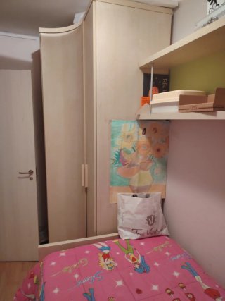 Habitación completa con cama individual