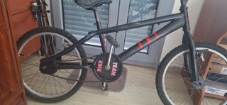 Bicicleta BMX negra