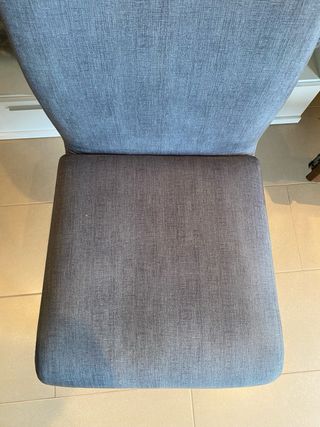 Sillas de comedor tapizadas grises