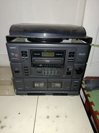 Minicadena Sanyo ,para piezas intenté arreglarla