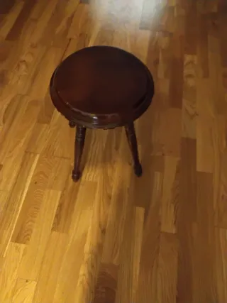 Taburete de madera