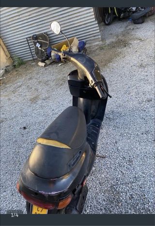 Piaggio Zip Scooter Negra