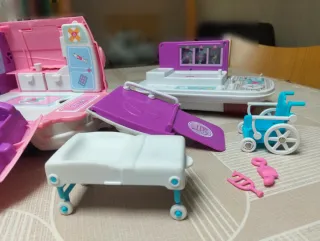Ambulancia Pinypon con accesorios