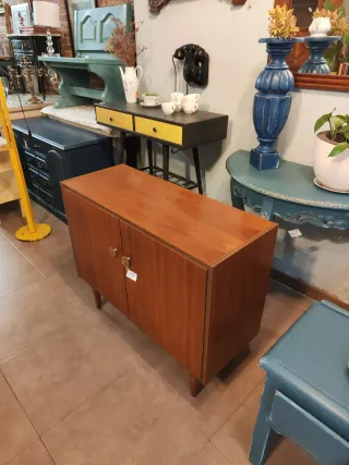Mueble auxiliar estilo Mid-Century
