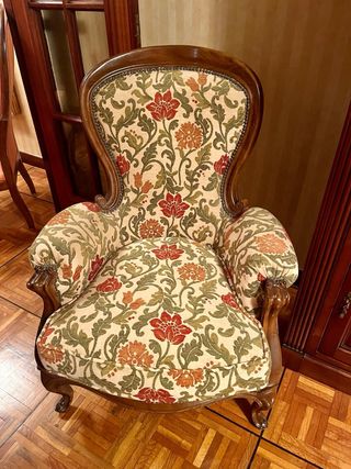 Butaca Luis XV madera maciza tapizada