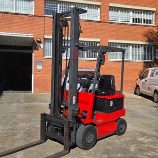 Carretilla elevadora Nichiyu con batería nueva