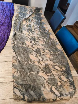 Set di 8 sciarpe di diverse dimensioni e design